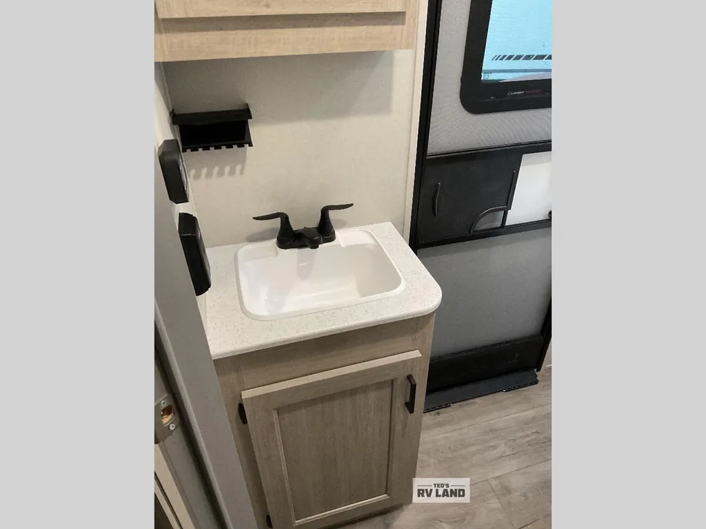 2026 Coachmen Catalina Legacy Edition 273DBHCK, Photos photo 24