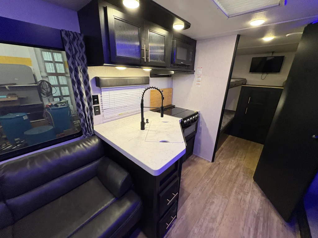 2021 Forest River Cherokee Grey Wolf 29BRB, Photos photo 15