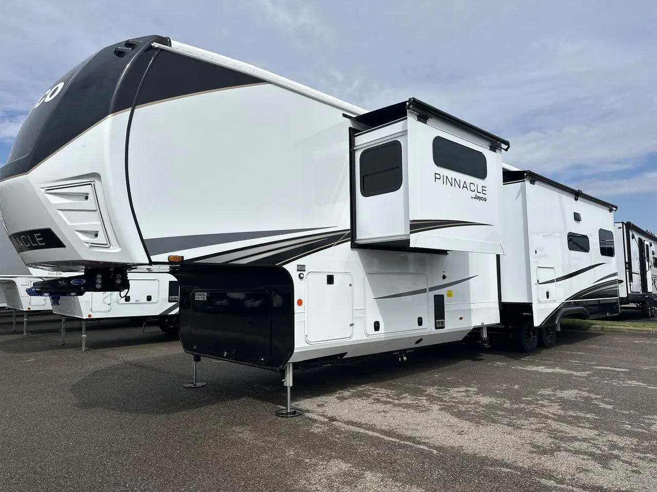 2027 Jayco Pinnacle 39FBRL - Photo 2