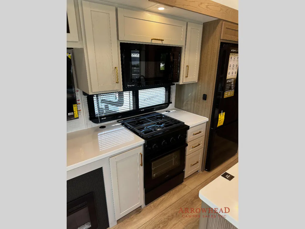 2027 Forest River Rockwood Signature 401SFB, Photos photo 27