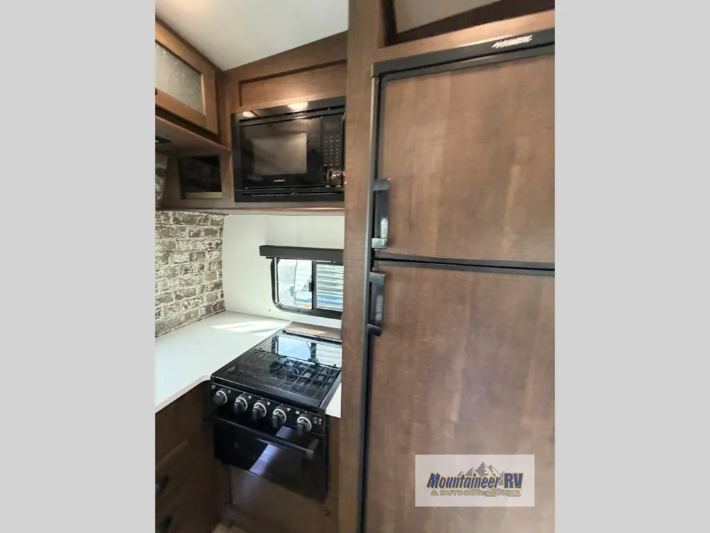 2021 Forest River XLR Hyperlite 3310, Photos photo 33