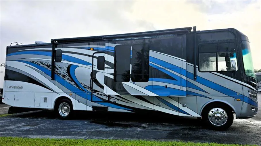 2019 Forest River Georgetown XL 378TS - Photo 3