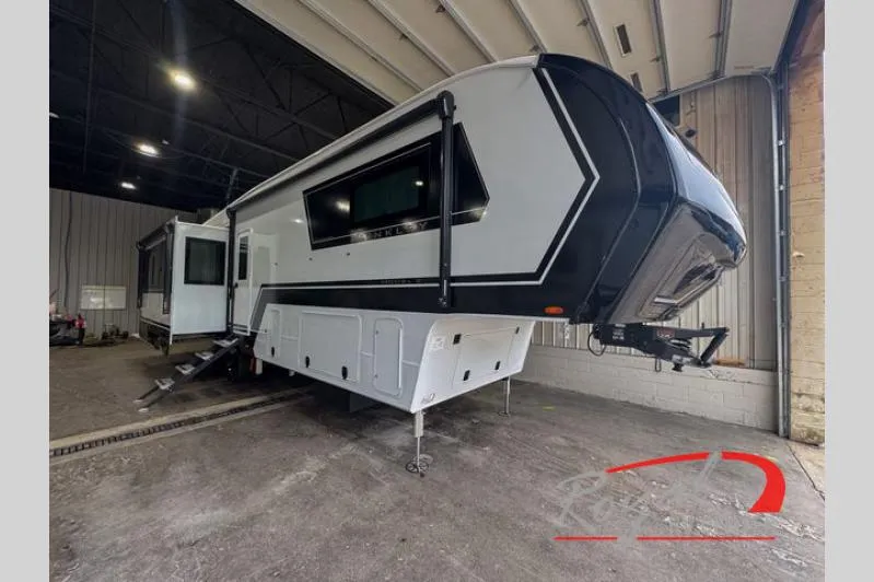 2027 Brinkley Model Z 3600 - Photo 2