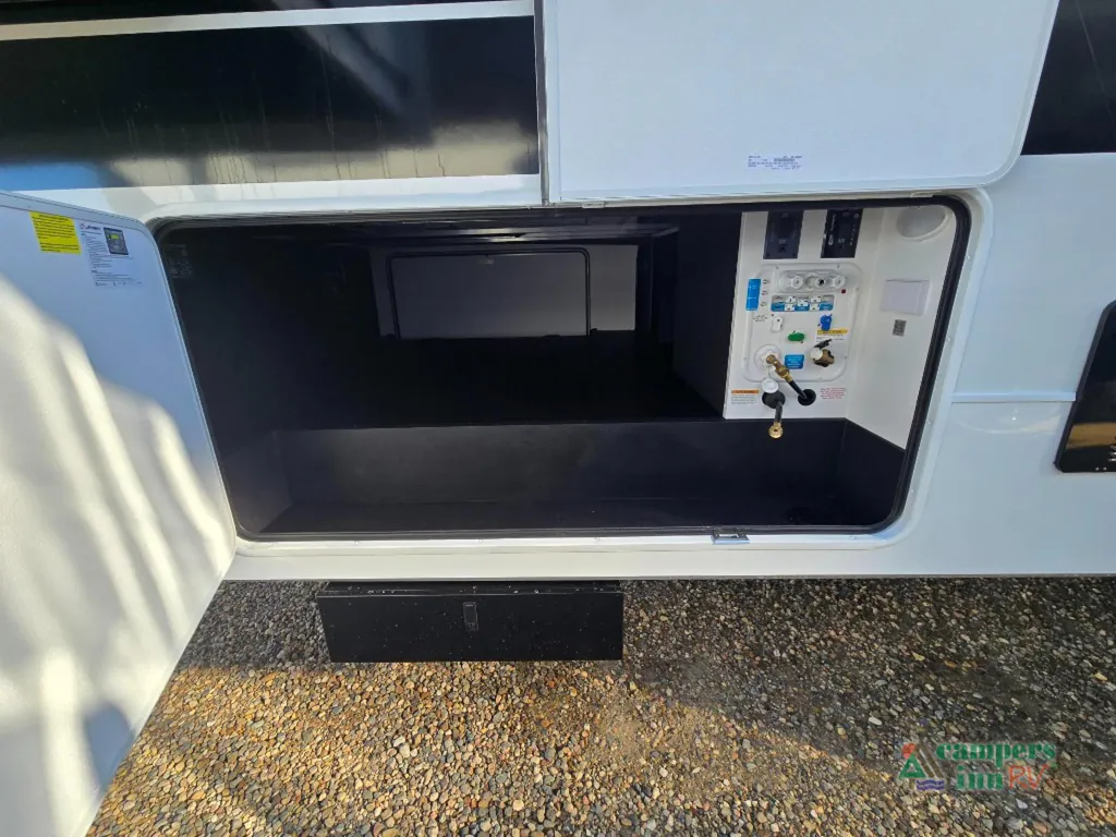 2026 Brinkley Model Z 3600, Photos photo 4