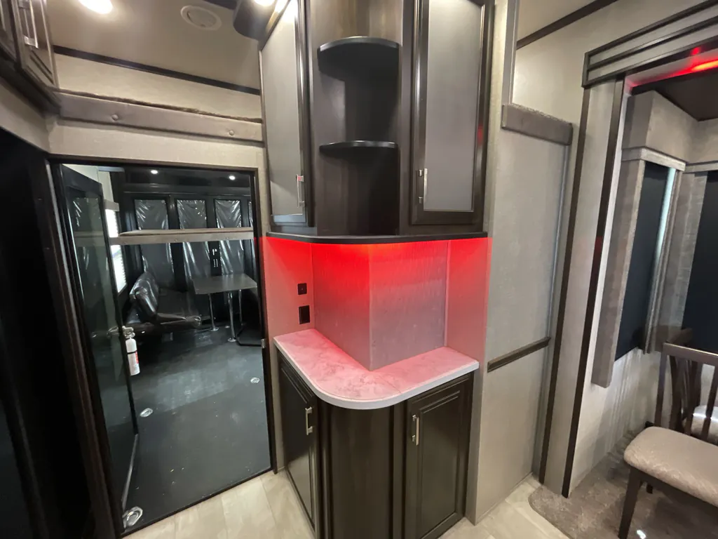 2019 Grand Design Momentum 399TH, Photos photo 12