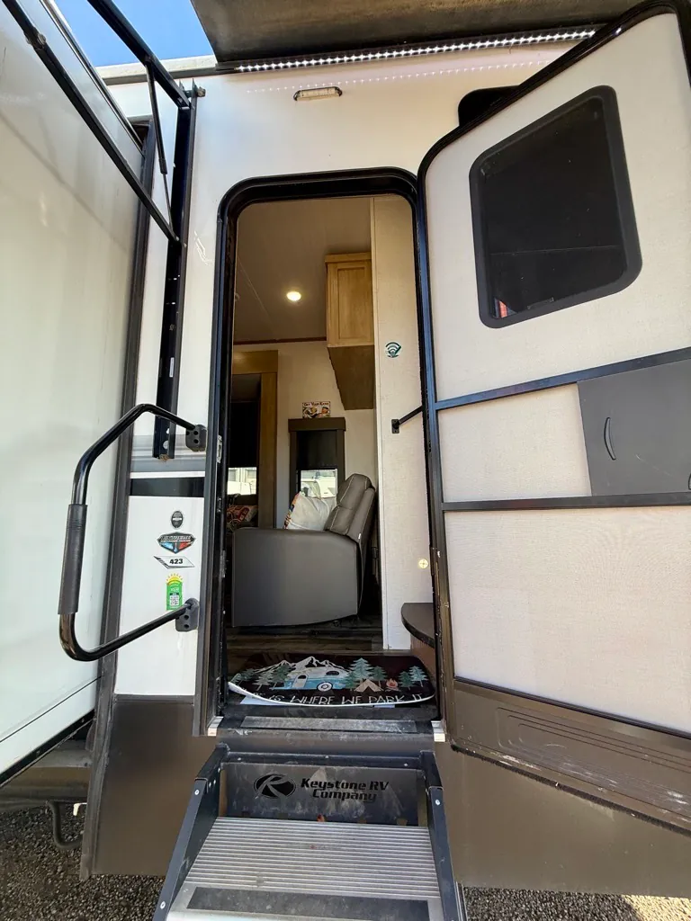 2022 Keystone Raptor 423, Photos photo 43