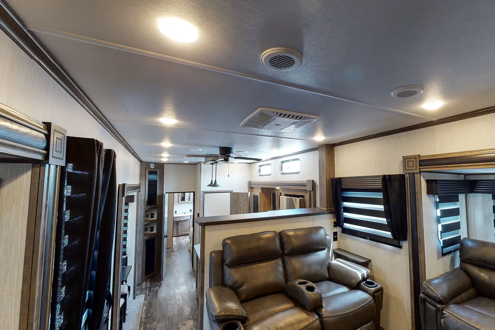 2021 Forest River Sabre 37FLH - Photo 3