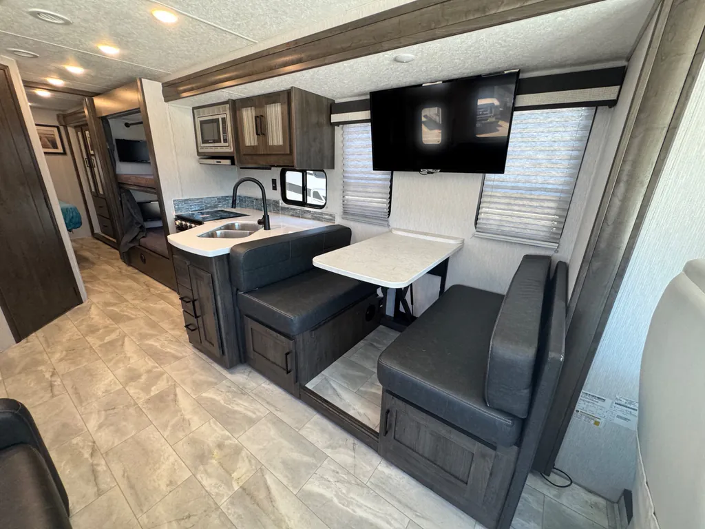 2024 Coachmen Pursuit 31BH, Photos photo 12