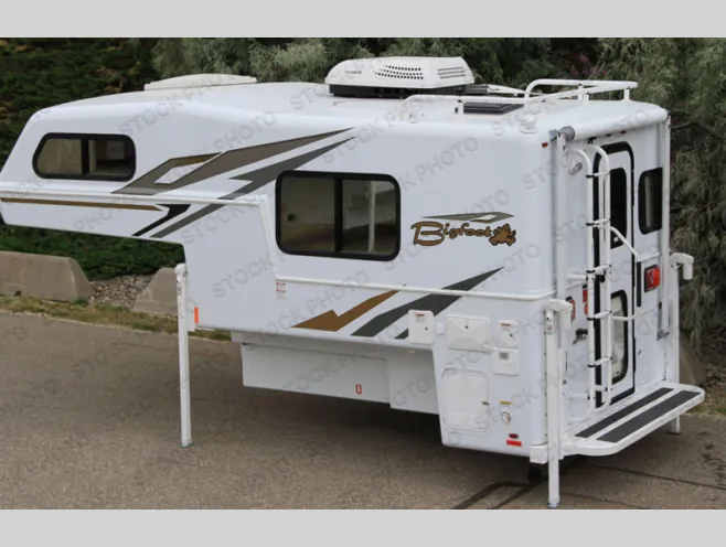 2025 Bigfoot 1500 Series 9.5FR - Photo 2