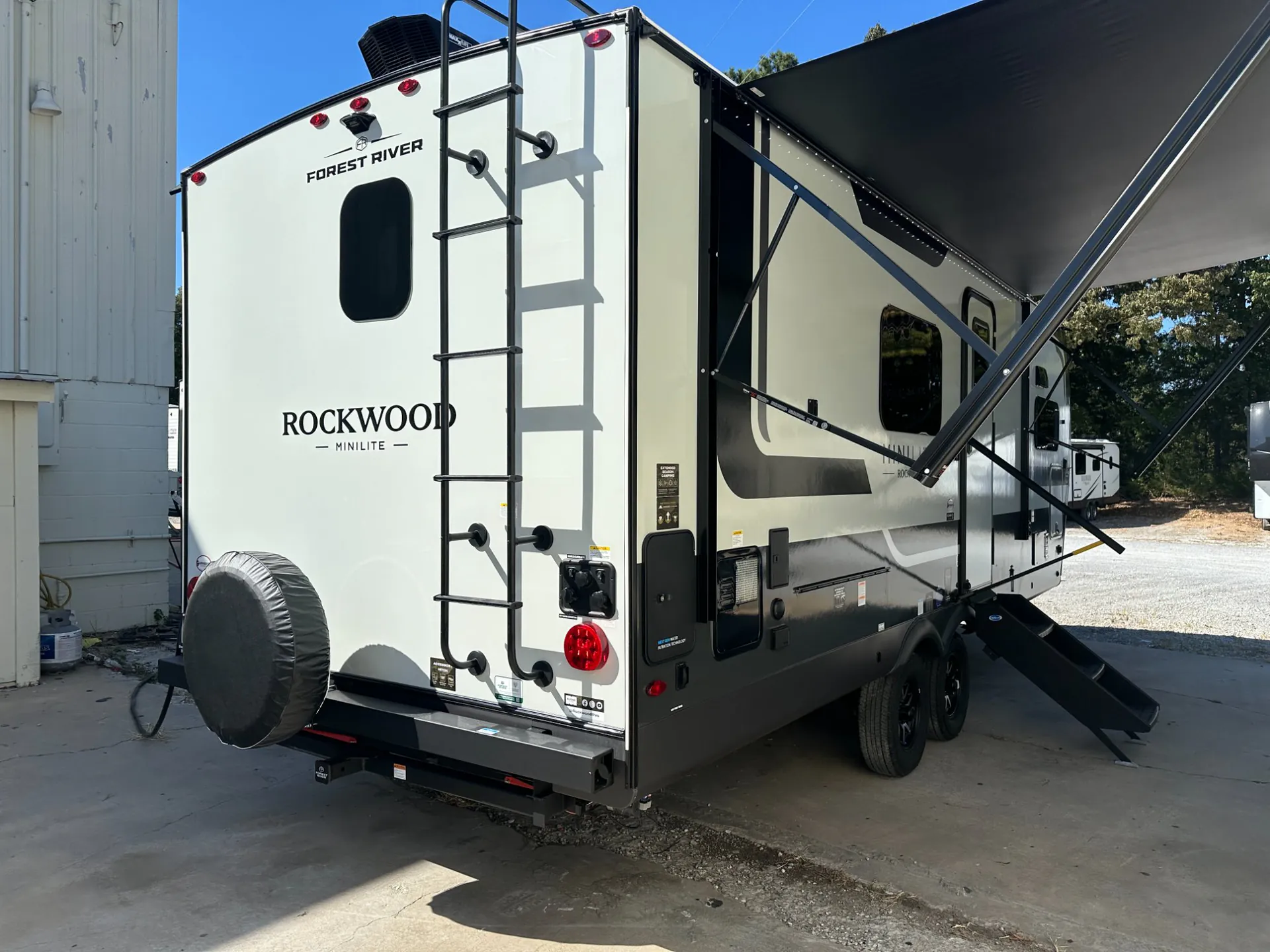 2027 Forest River Rockwood Mini Lite 2523MBR — Photo 7