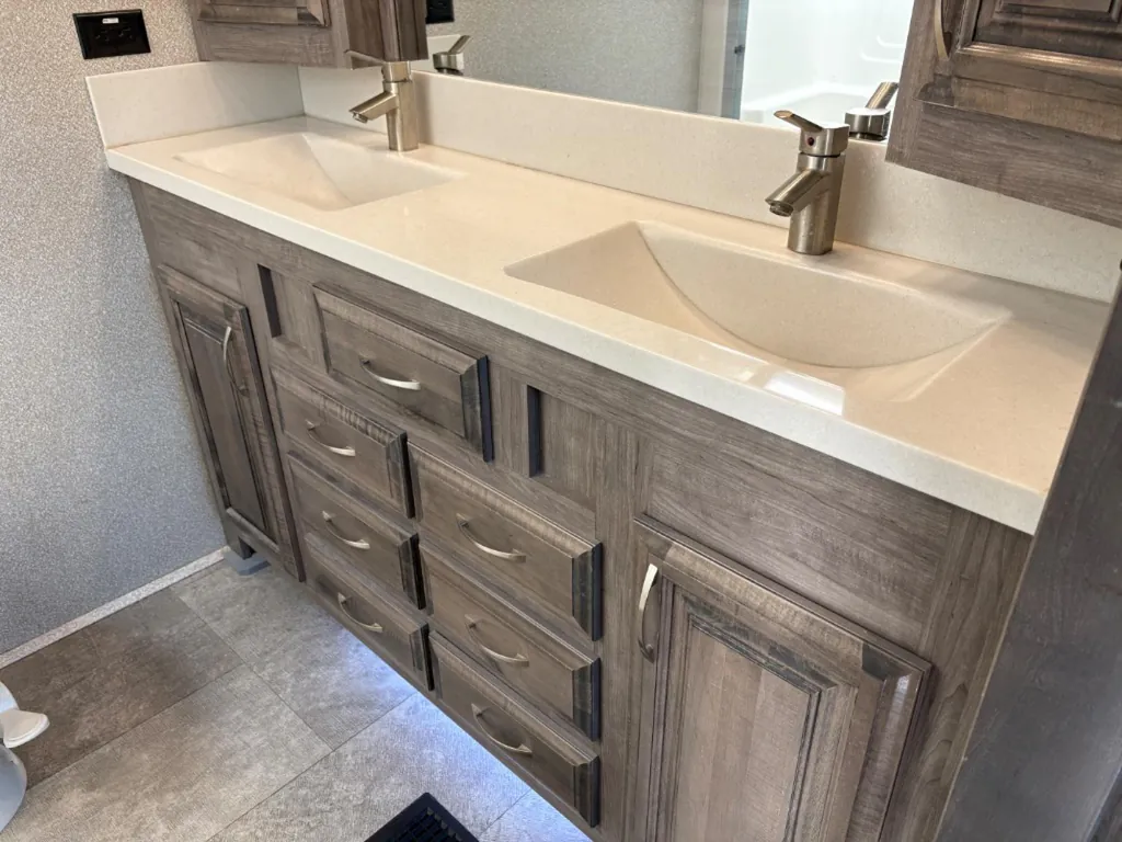 2020 Forest River Cedar Creek Champagne Edition 38EL, Photos photo 37