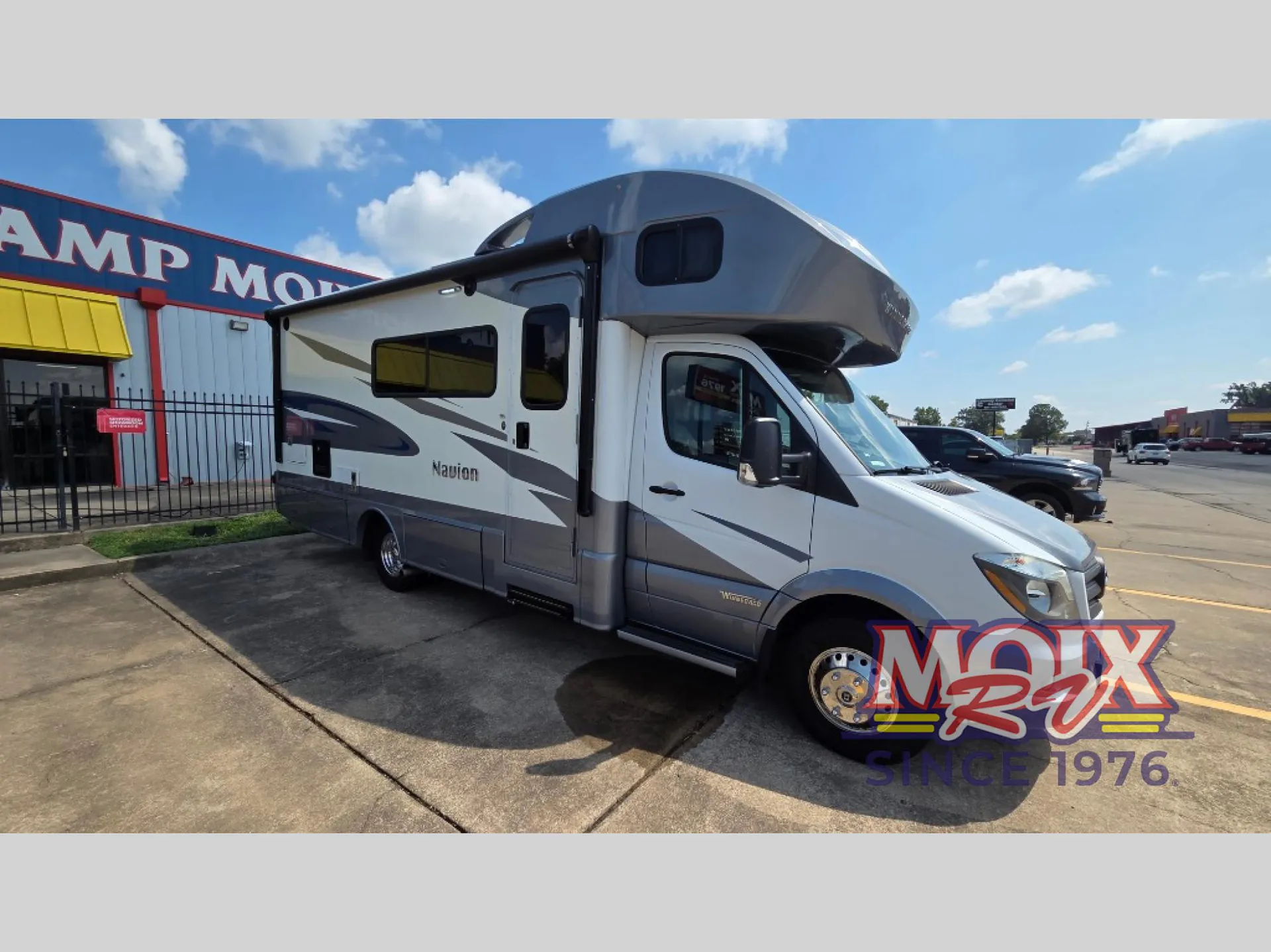 2018 Winnebago Navion 24D - Photo 2