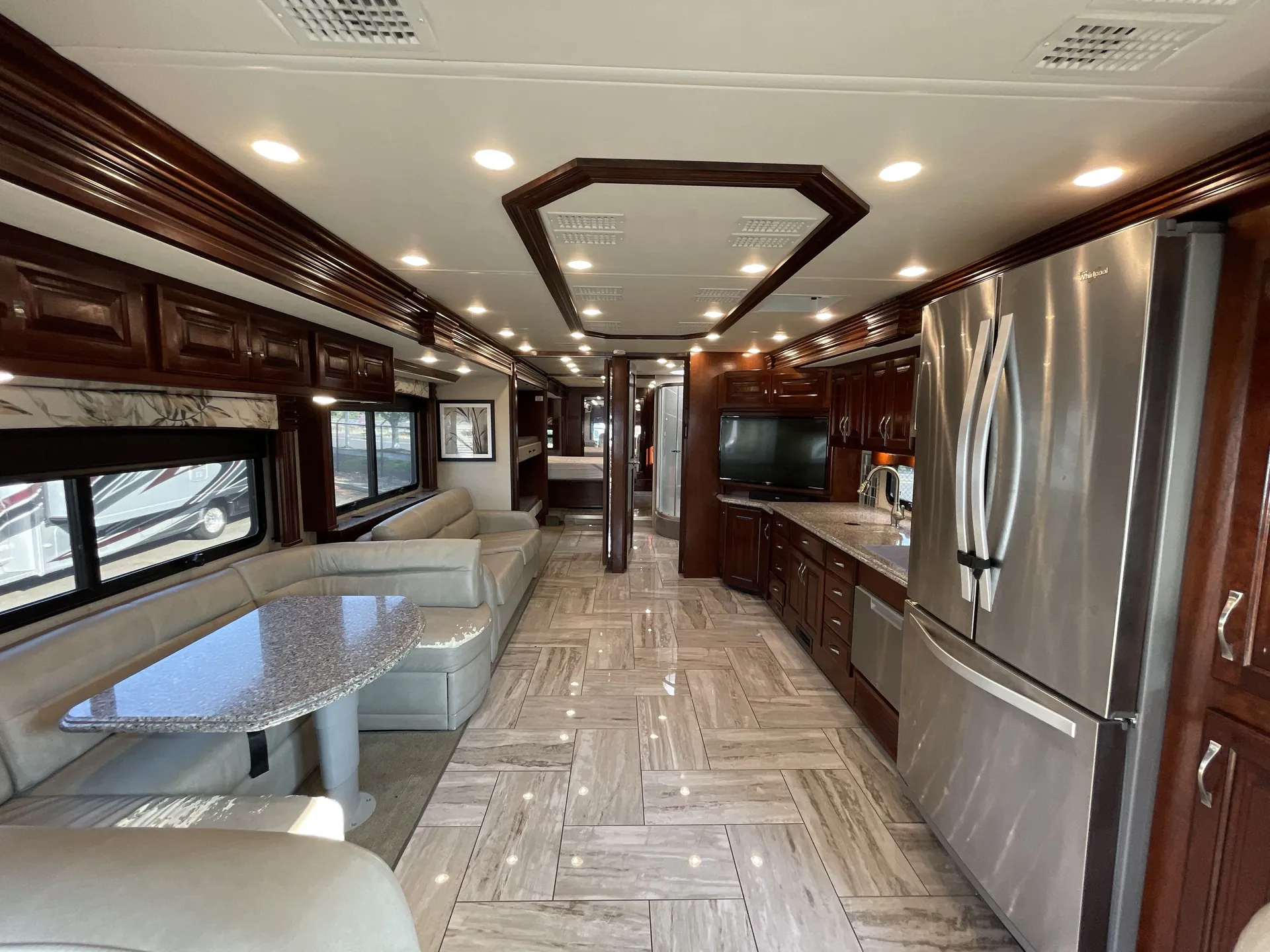 2017 Fleetwood Discovery LXE 40G — living area main