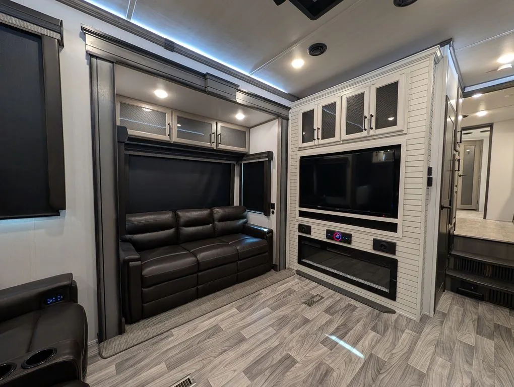 2023 Keystone Montana 3901RK, Photos photo 19