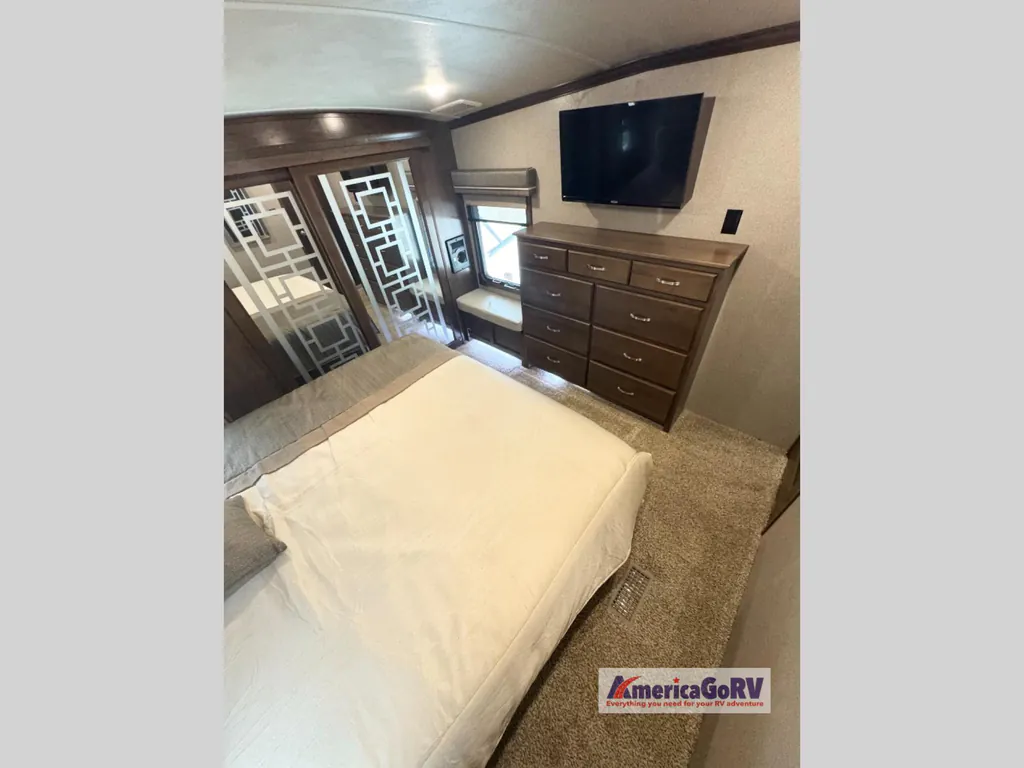 2018 Forest River Cedar Creek Champagne Edition 38EL, Photos photo 22