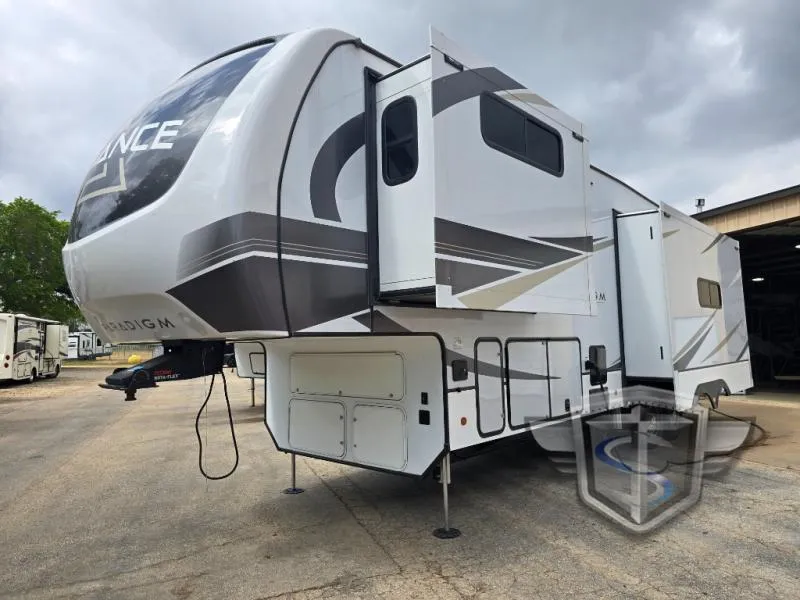 2024 Alliance RV Paradigm 310RL - Photo 3