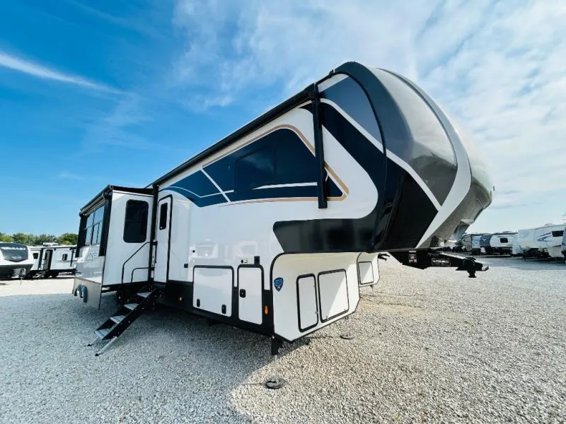 2025 Keystone Alpine Avalanche Edition 390DS - Photo 3