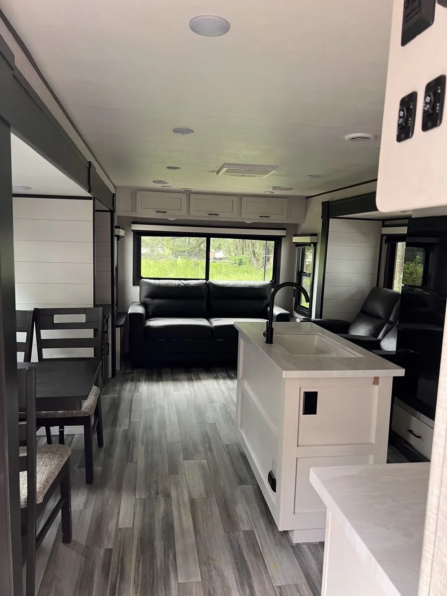 2024 Jayco Jay Flight 340RLK - Photo 3