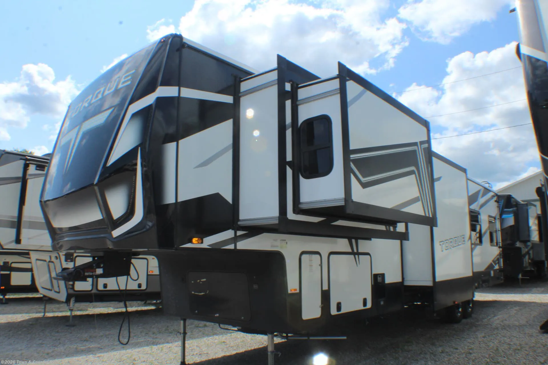 2024 Heartland Torque 384 - Photo 3