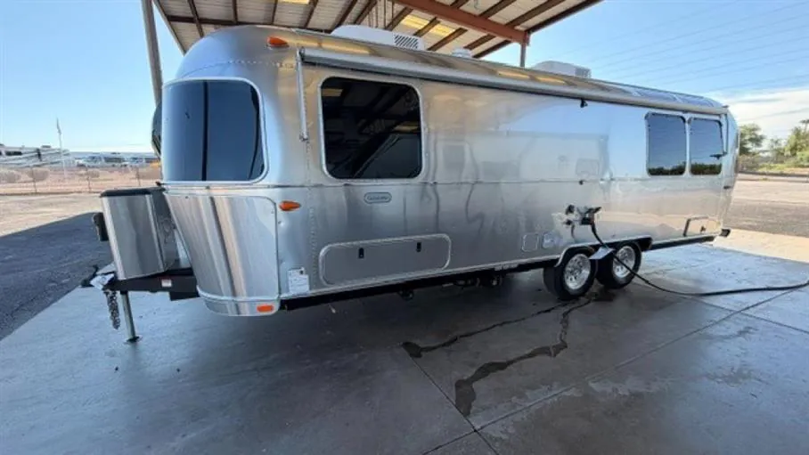 2027 Airstream Globetrotter 27FB - Photo 4