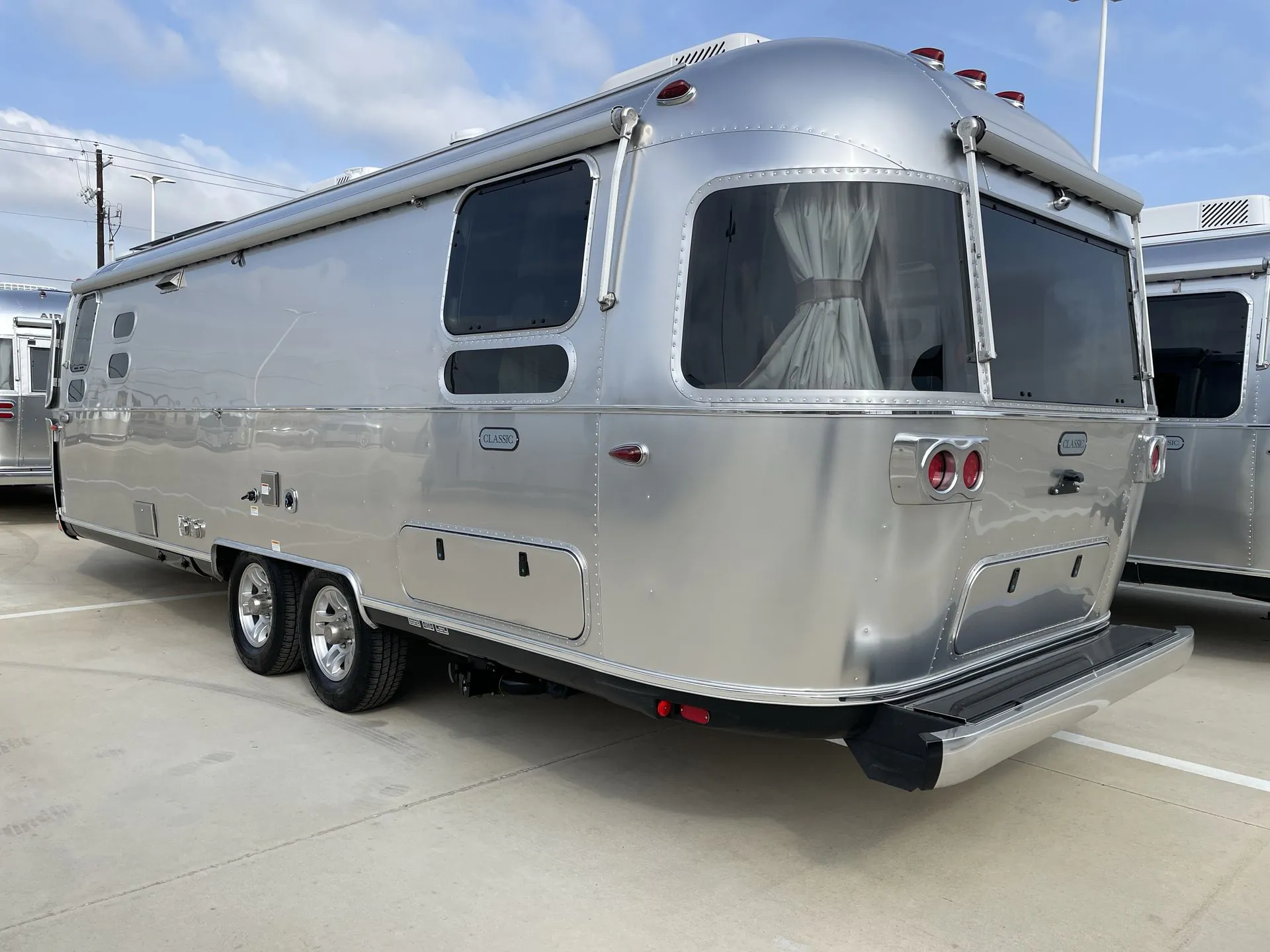 2026 Airstream Classic 30RB Twin - Photo 4