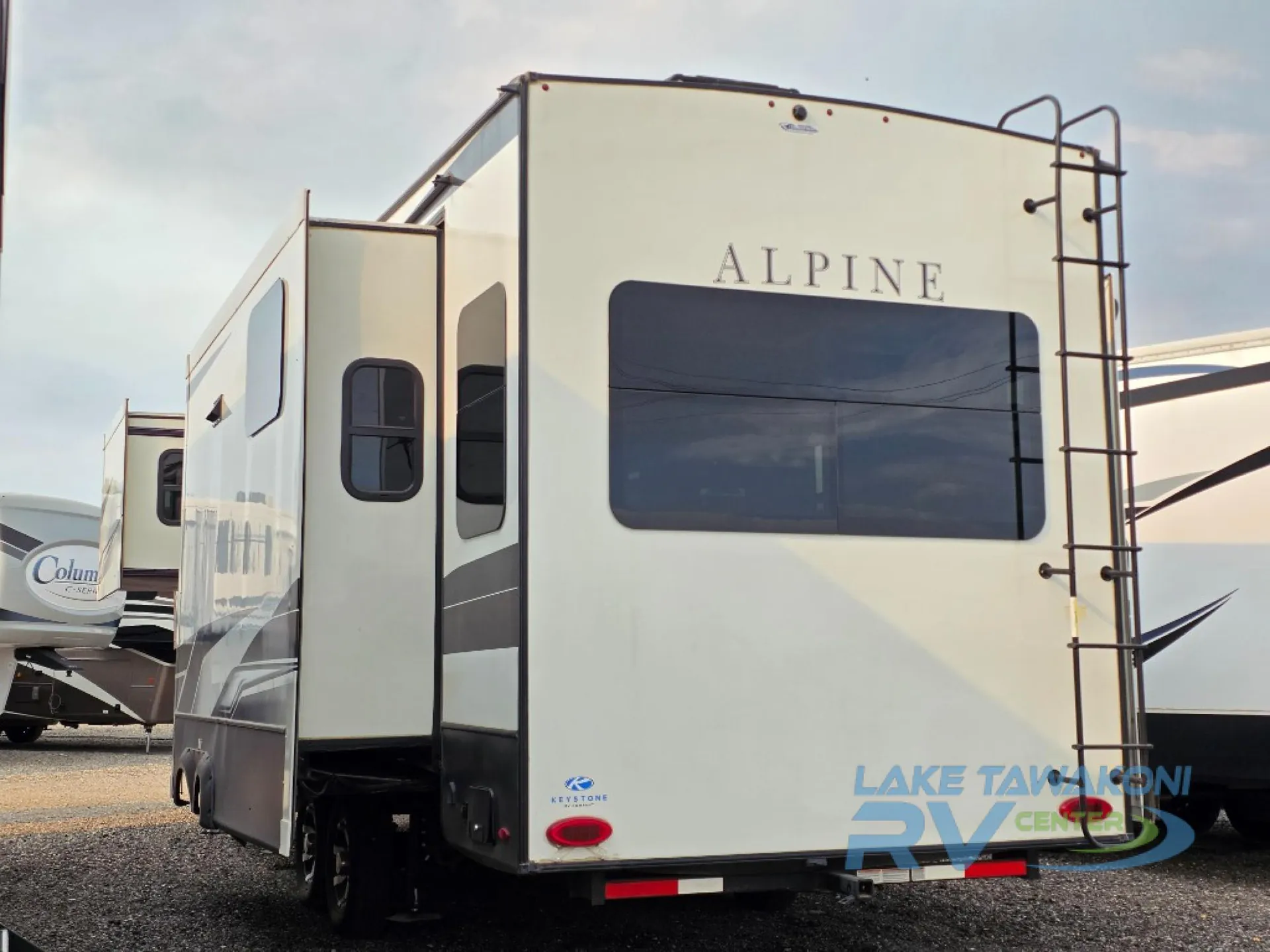 2022 Keystone Alpine 3102RL dealer photo 3 from Lake Tawakoni RV Center
