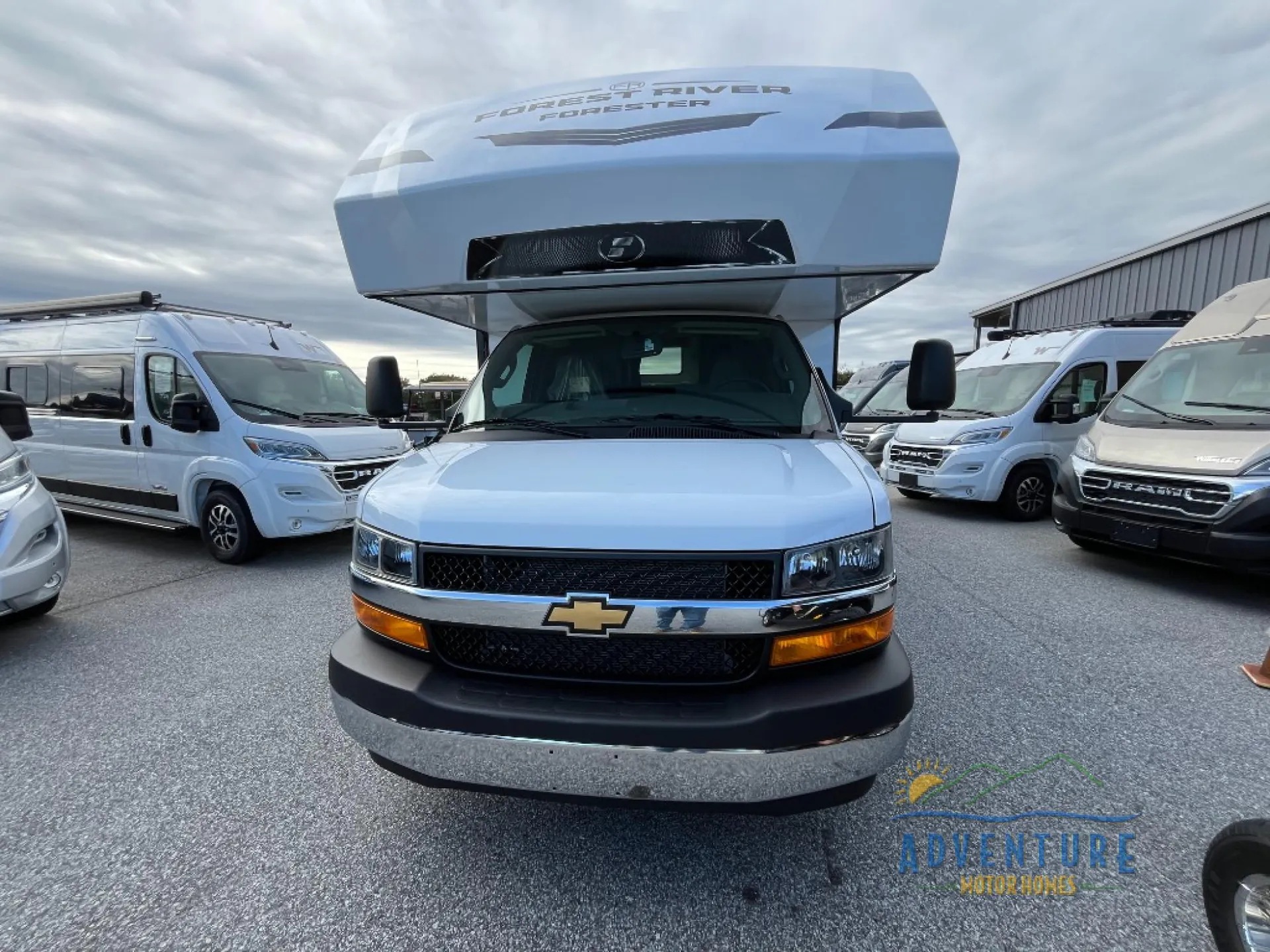 2026 Forest River Forester LE 2151SLE CHEVY - Photo 3