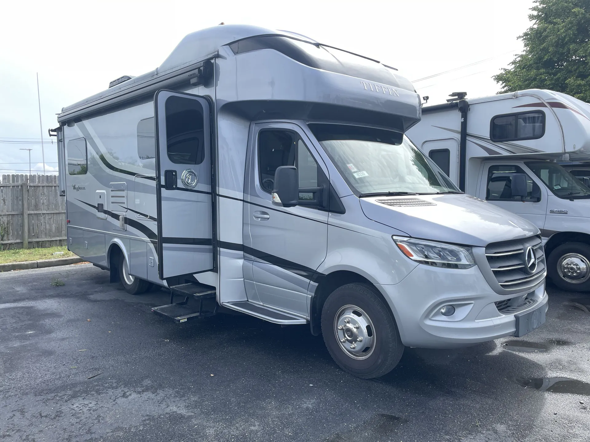 2020 Tiffin Wayfarer 25 QW dealer photo 1 from Camping World