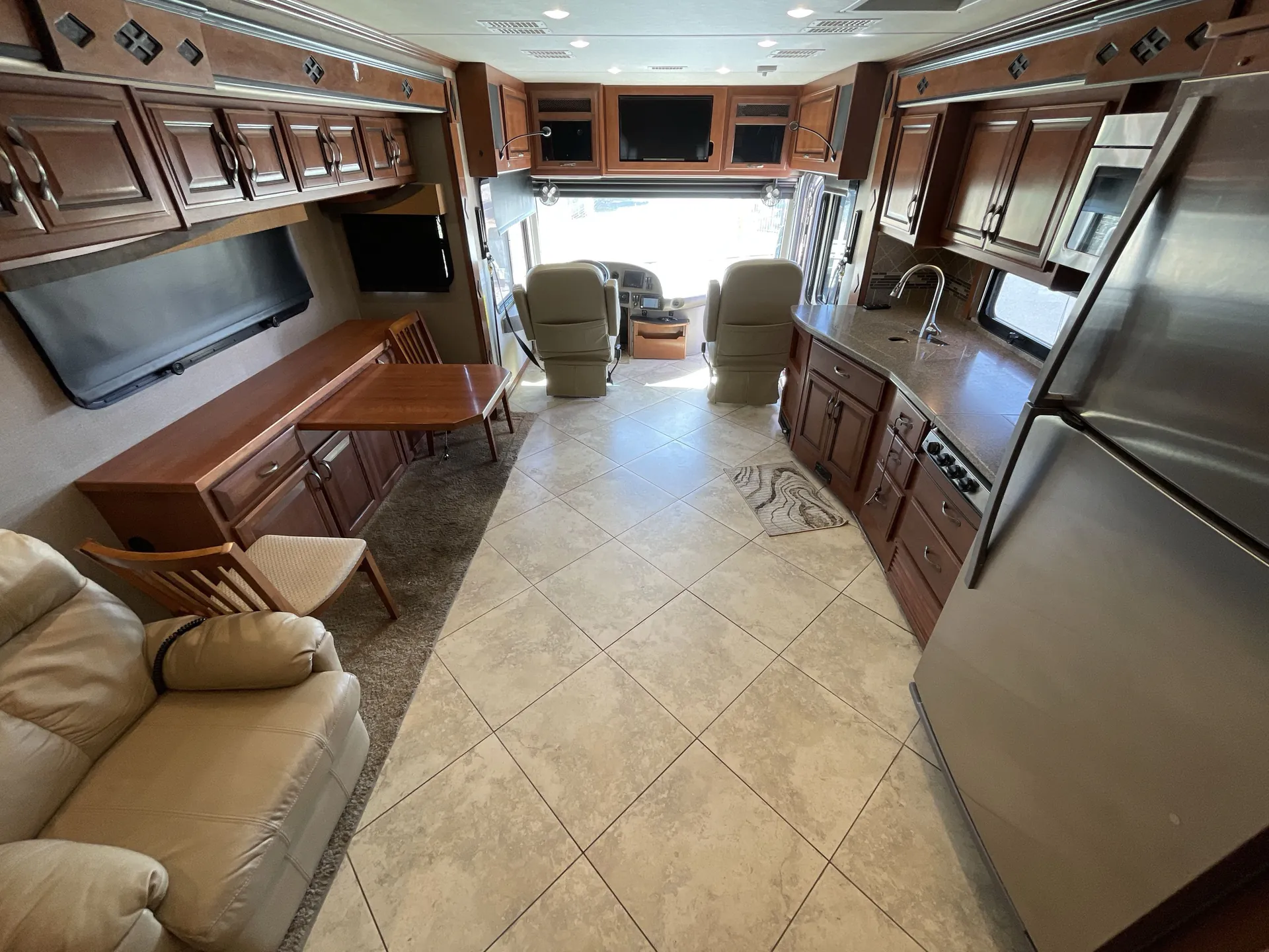 2015 Fleetwood Expedition 38K — living area main