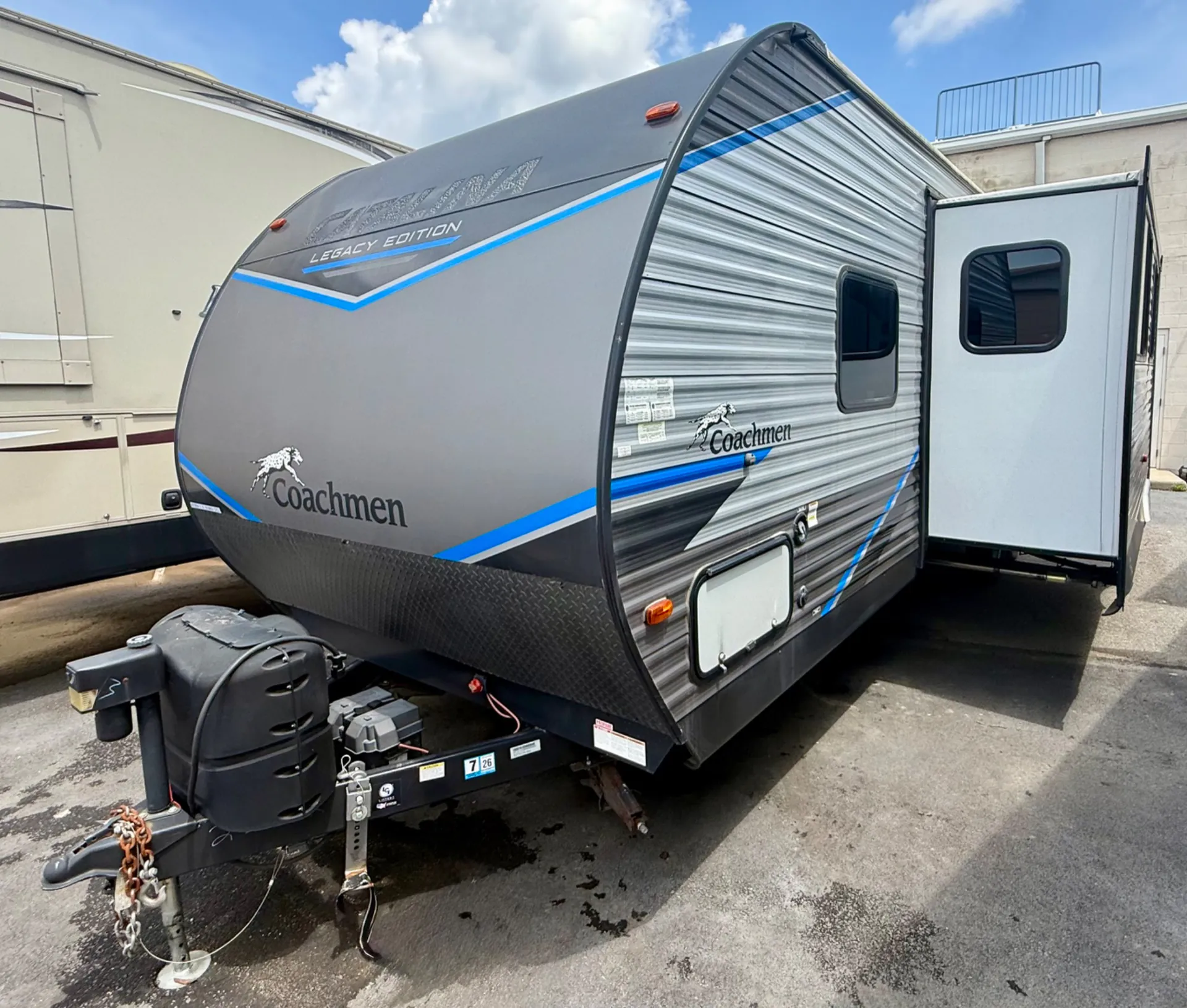 2022 Coachmen Catalina Legacy Edition 303QBCK - Photo 3