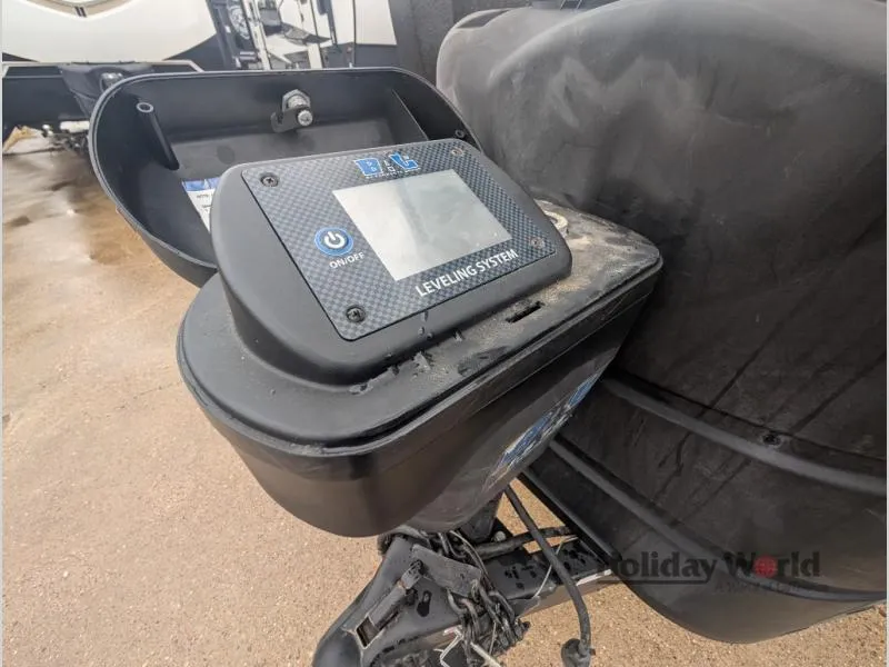 2021 Keystone Outback 328RL - Photo 3