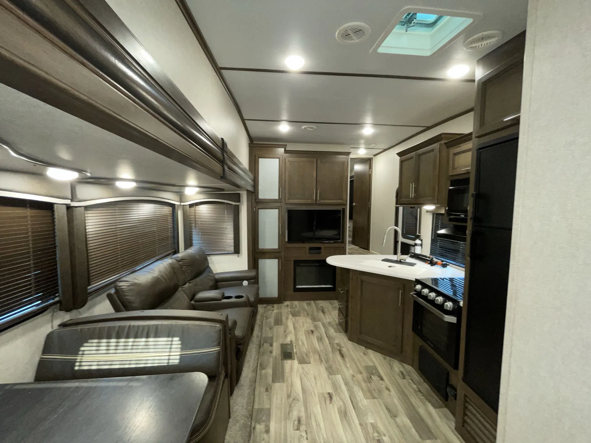 2021 Keystone Cougar Half-Ton 32BHS — living area main