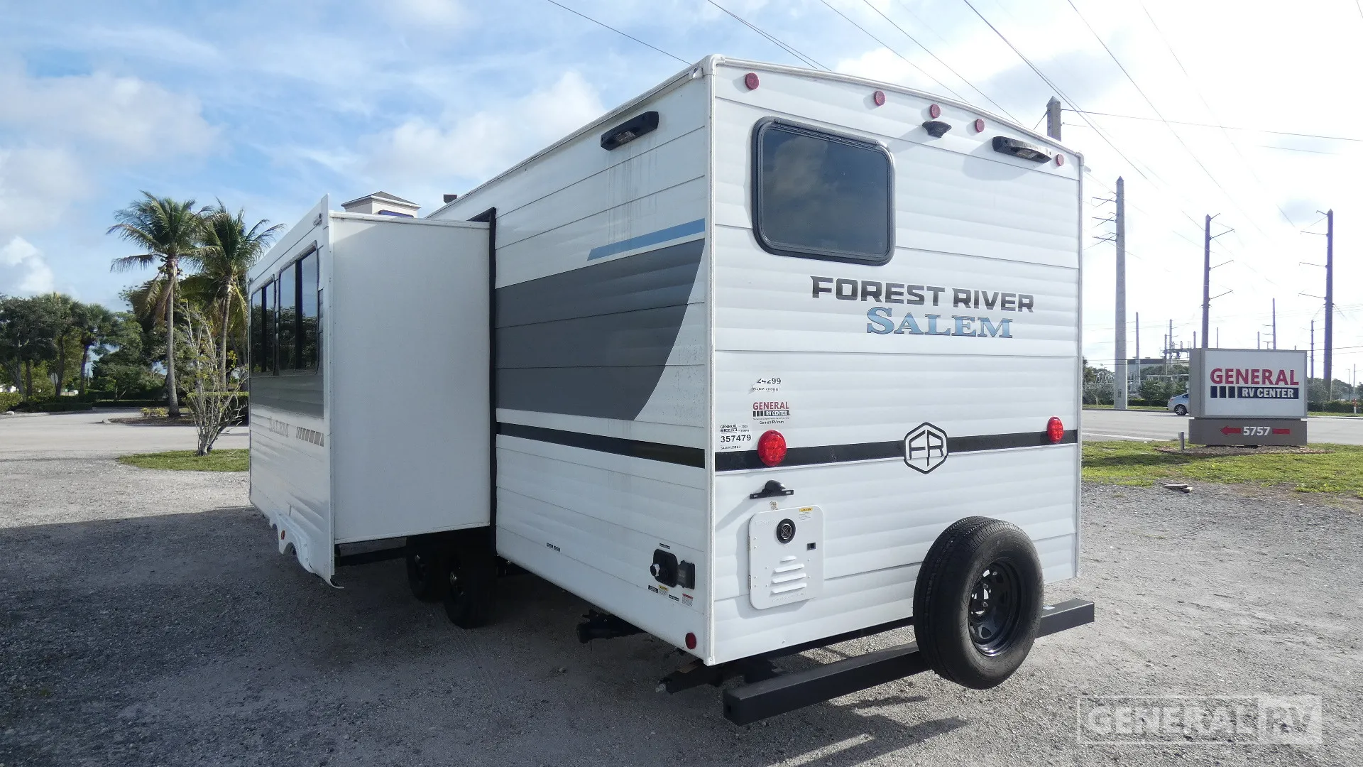 2025 Forest River Salem 26DBUD - Photo 4