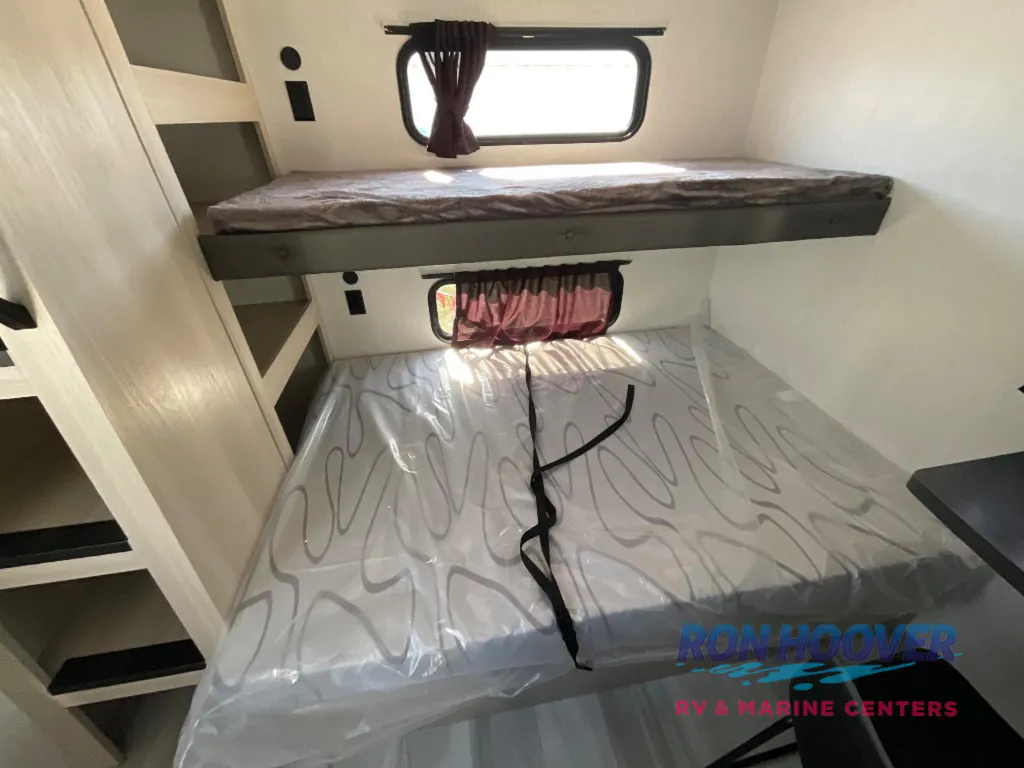 2026 Forest River Wildcat 34CRIB, Photos photo 25