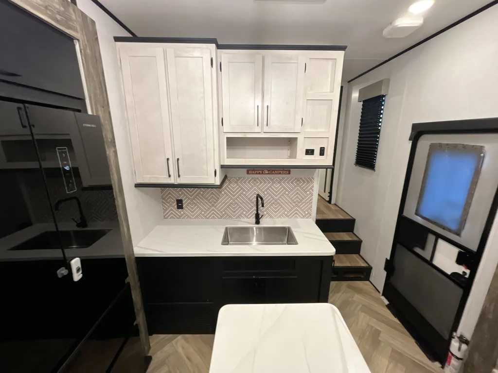2023 Heartland Gravity 3950, Photos photo 12