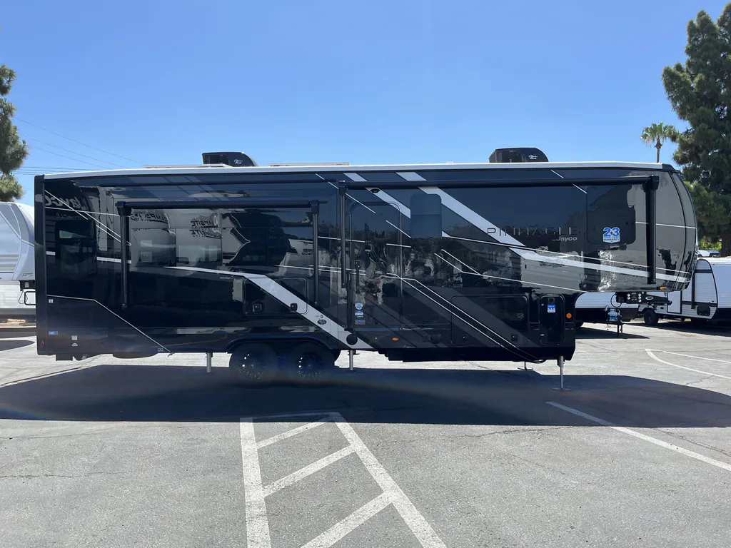 2027 Jayco Pinnacle 32RLTS, Photos photo 5