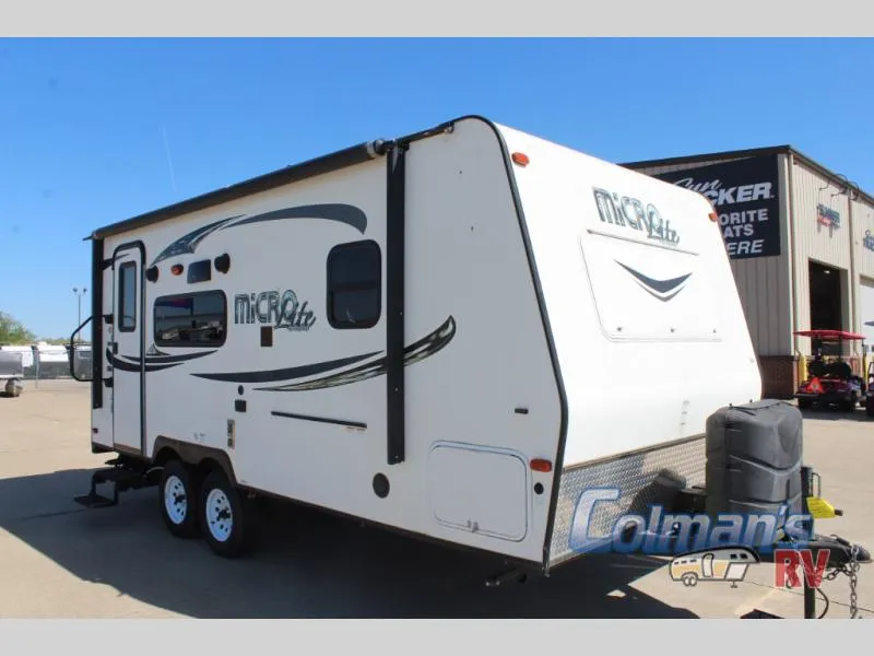 2017 Forest River Flagstaff Micro Lite 21FBRS - Photo 3