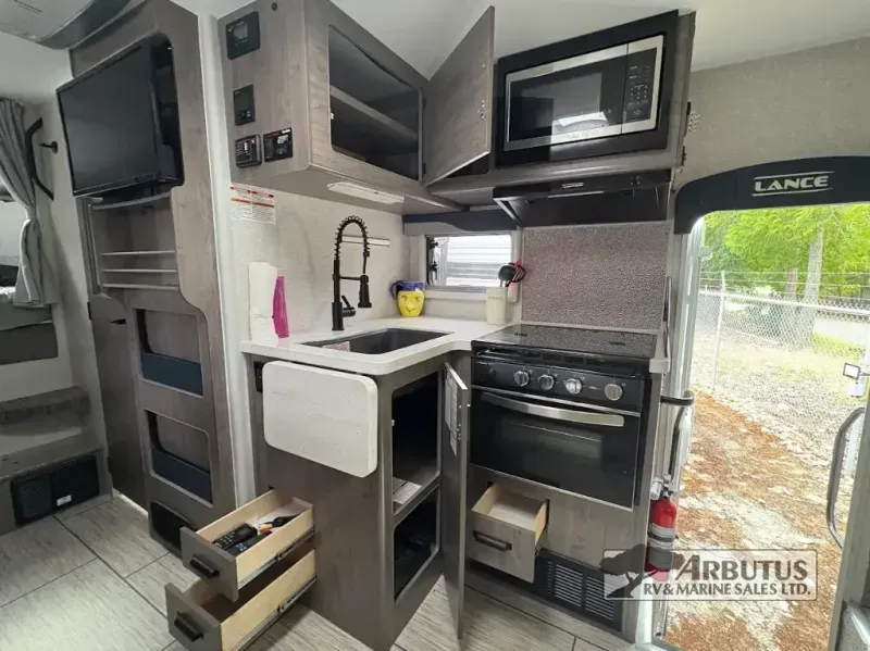 2024 Lance Lance Truck Campers Used    1172 - Photo 3