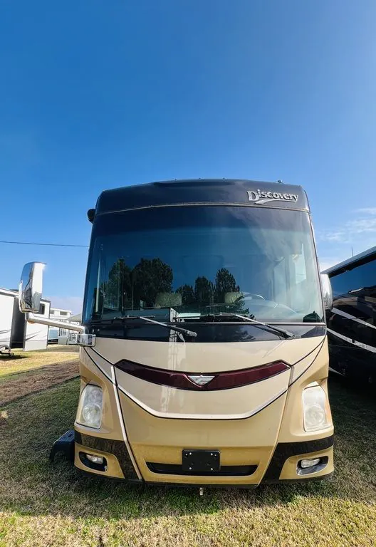 2016 Fleetwood Discovery LXE 40G - Photo 3