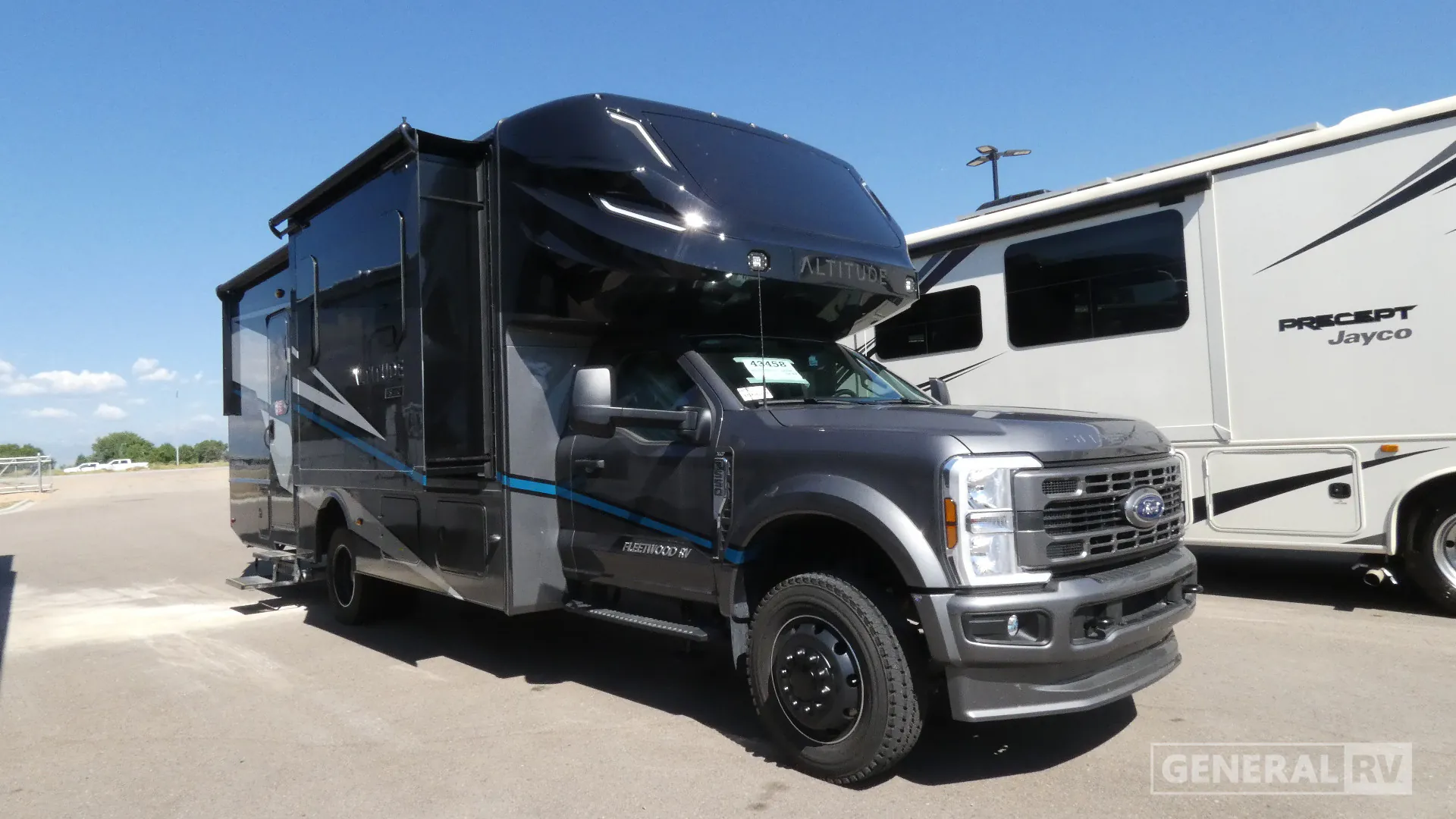 2026 Fleetwood Altitude FS550 30SB - Photo 2