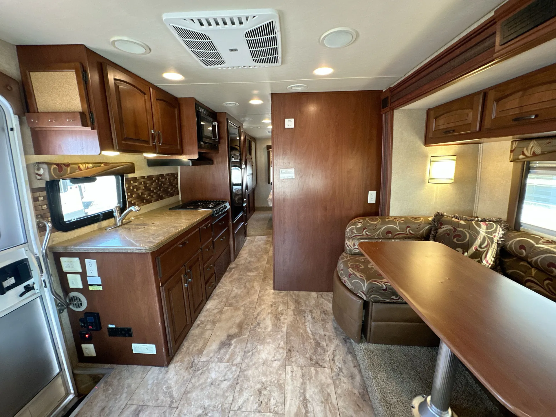 2014 Jayco Melbourne 28F — living area main