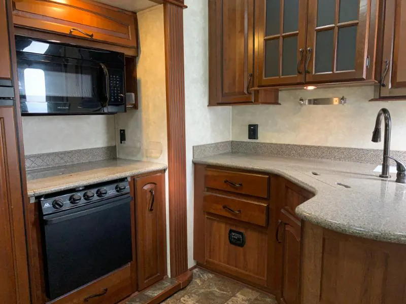 2014 Keystone Montana 3100RL, Photos photo 20