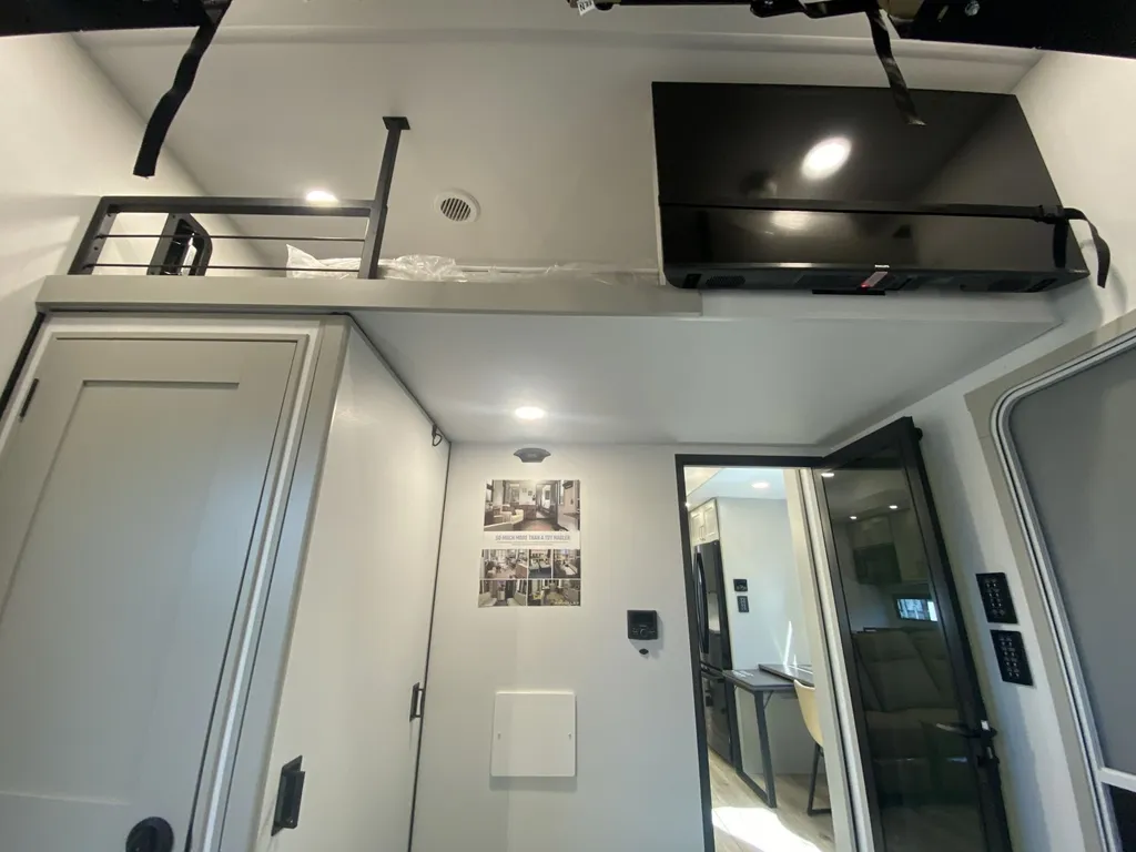 2026 Brinkley Model G 4150, Photos photo 22