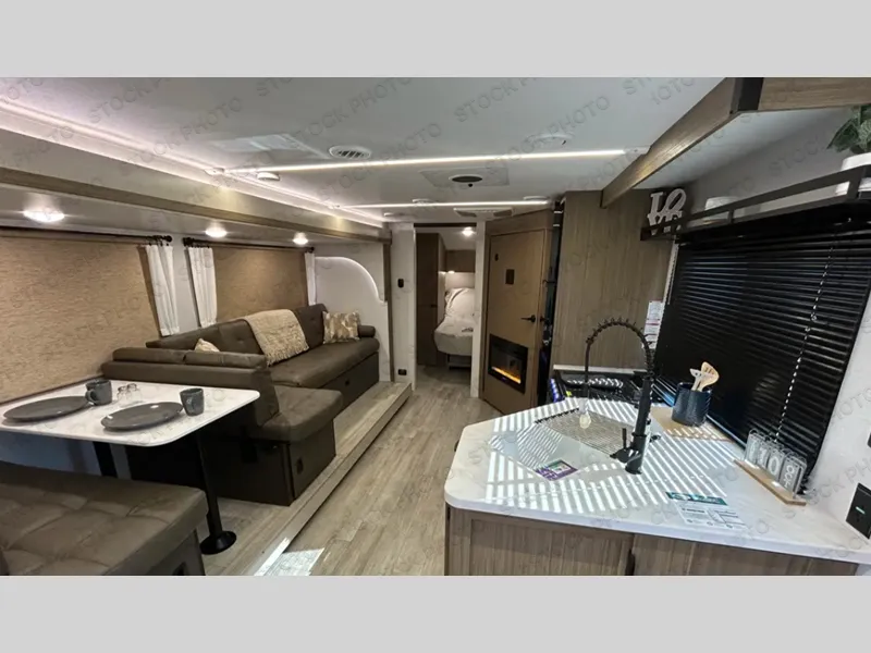 2025 Forest River RV Wildwood X-Lite 25ICE - Photo 4