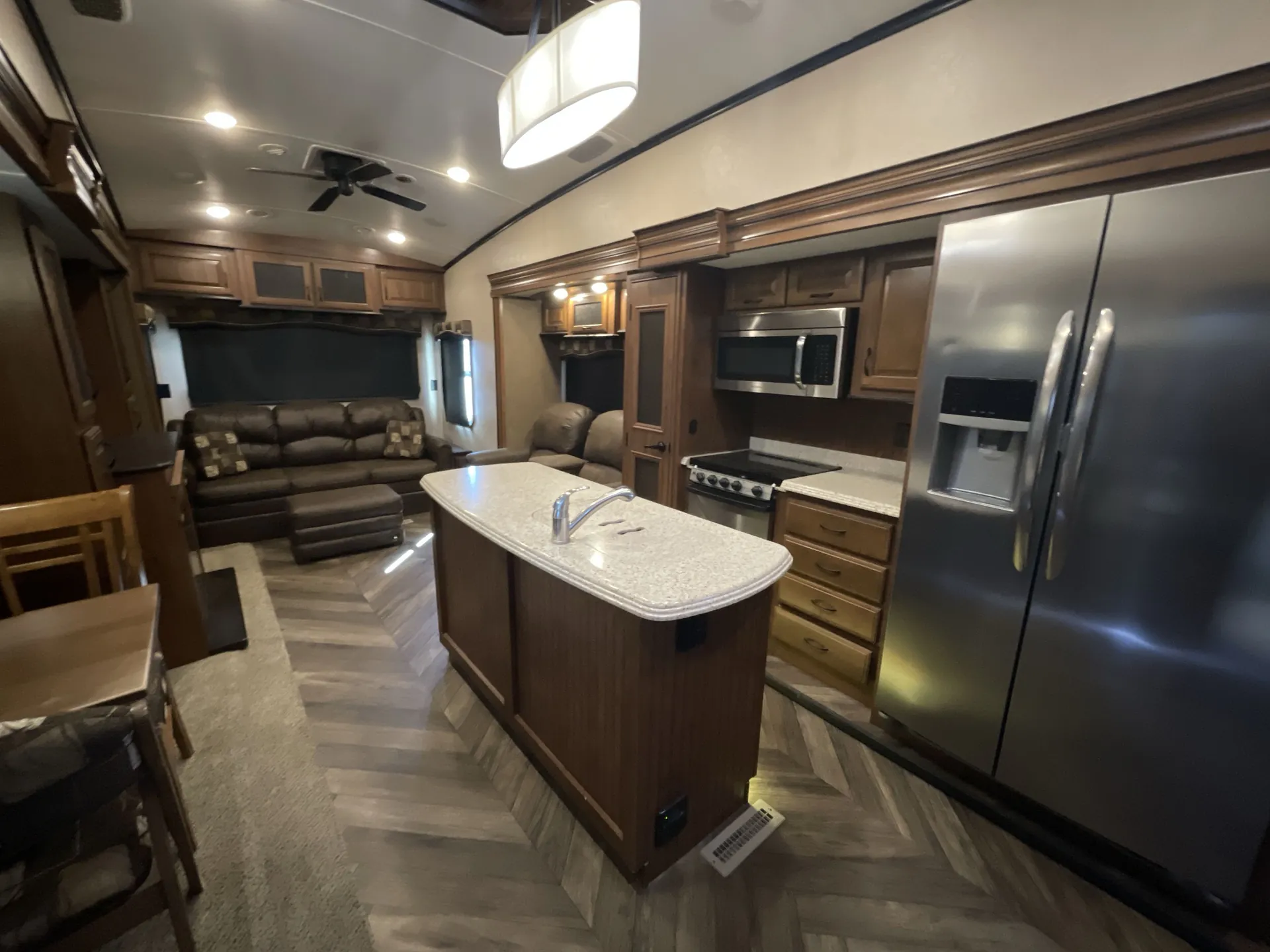 2016 Jayco North Point 351RSTS — living area main