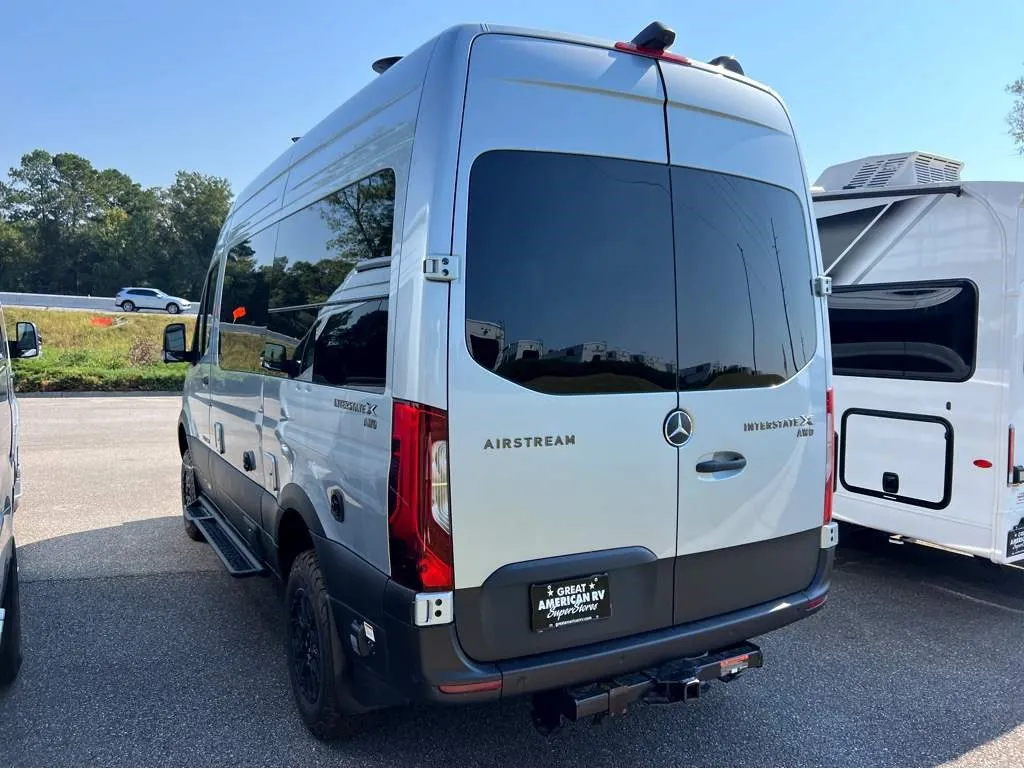 2026 Airstream Interstate 19X - Photo 4