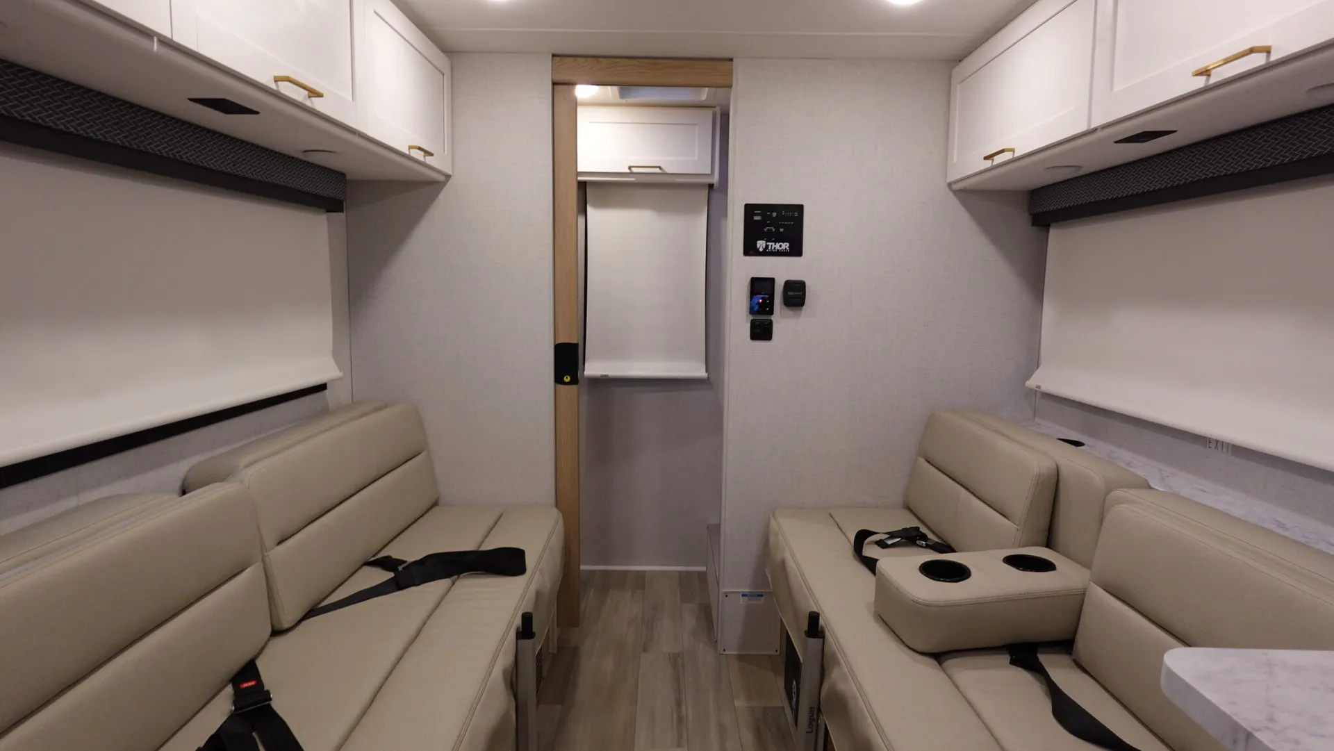 2026 Thor Motor Coach Four Winds 19X - Photo 3