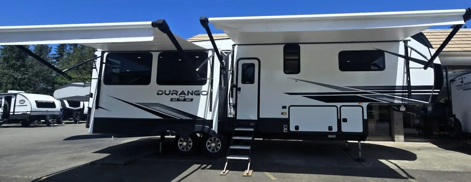 2022 KZ Durango 301RLT - Photo 2