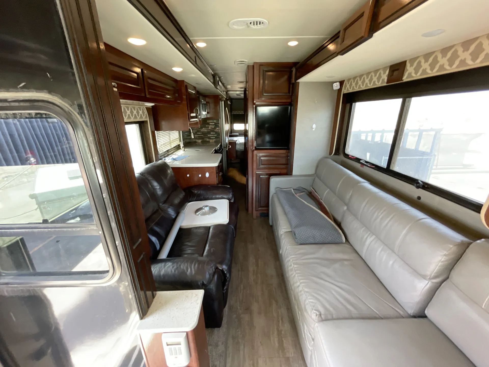 2018 fleetwood Southwind 36P — living area main