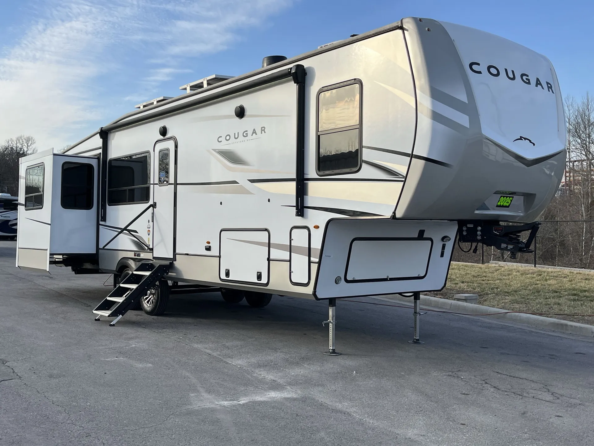 2025 Keystone Cougar 320RDS - Photo 2
